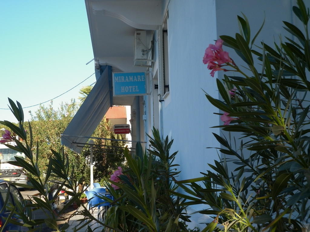 Miramare Hotel Lakí Kültér fotó